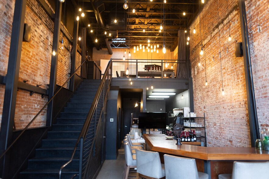 More Photos Of 807 Main St, Napa Restaurant For Sale