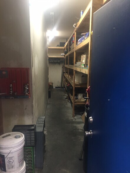 More Photos Of 7235 S Rainbow Blvd, Las Vegas Auto Repair For Lease