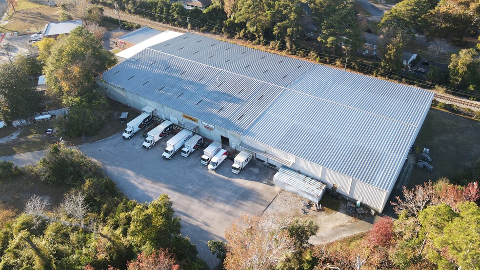 More Photos Of 2405 Wrightsville Ave, Wilmington Distribution For Lease
