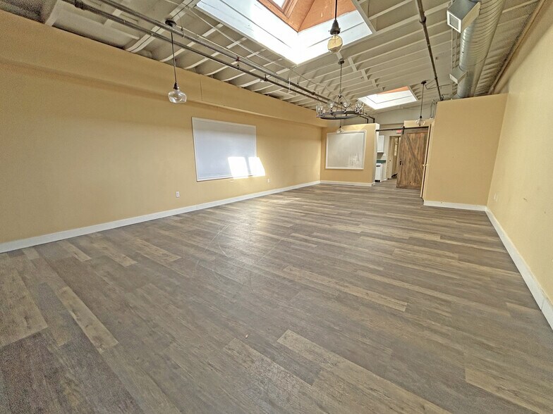 More Photos Of 865 Islington St, Portsmouth Loft Creative Space For Lease