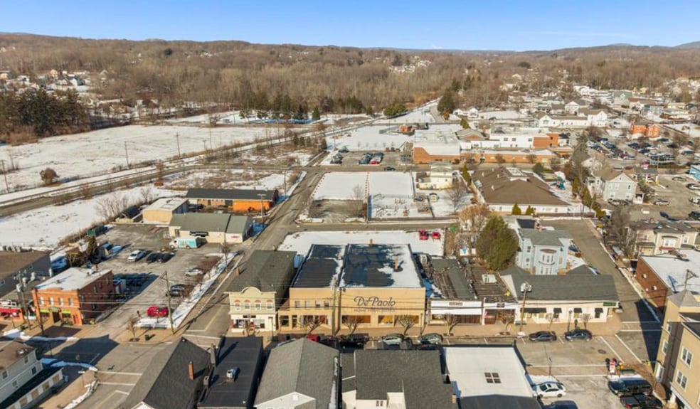 More Photos Of 83-95 Center St, Southington Storefront Retail Office For Lease