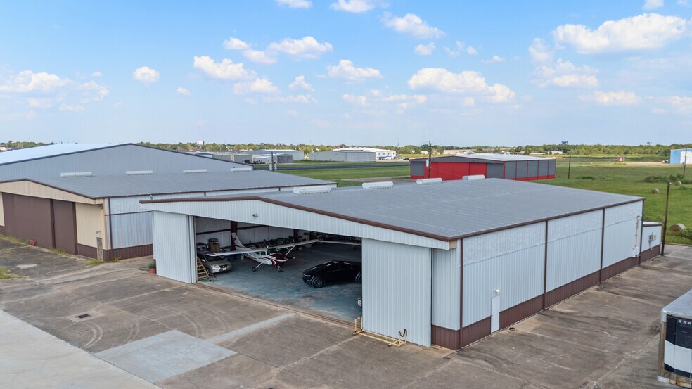 More Photos Of 5519 W Arcola Airport, Arcola Airplane Hangar For Sale