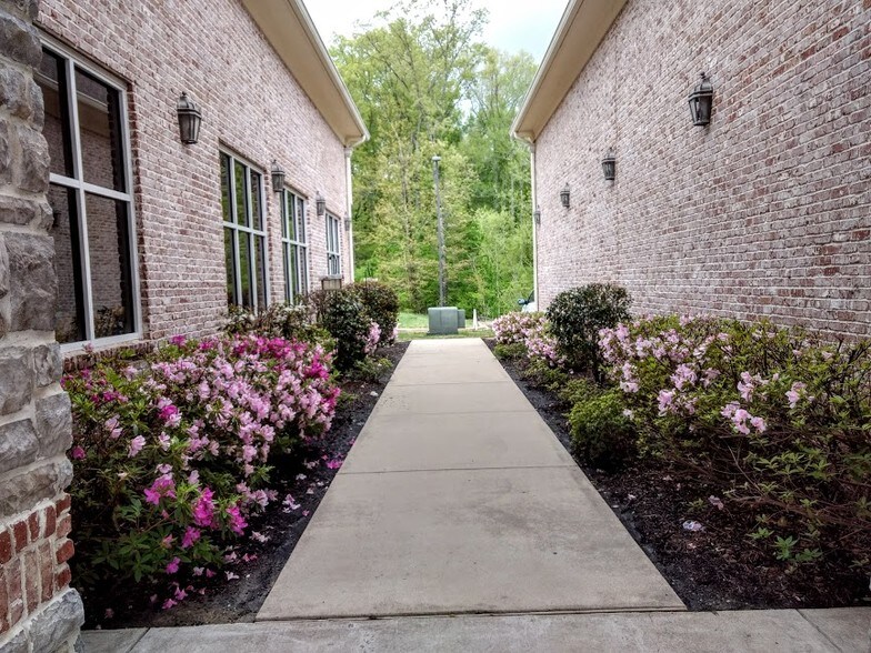 More Photos Of 3155-3159 Highway 64, Eads Office For Lease