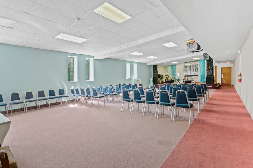More Photos Of 3601 E Moody Blvd, Bunnell Religious Facility For Sale
