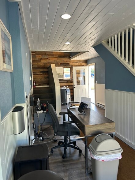 More Photos Of 332 E Onota St, Munising Hotel For Sale