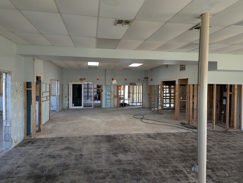 More Photos Of 7940 Grand Blvd, Port Richey General Retail For Sale
