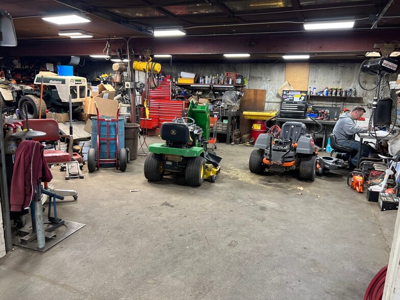 More Photos Of 71 Worcester Road, Charlton Auto Dealership For Sale