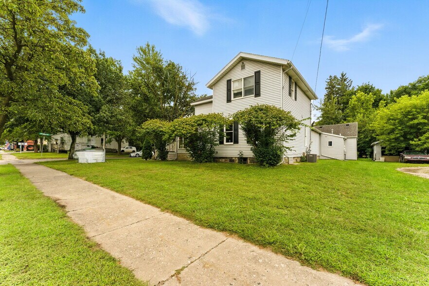 More Photos Of 502 W State St, Hastings Freestanding For Sale