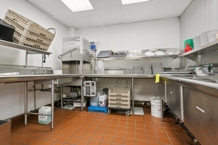 More Photos Of 3 Lehman Ter, Yonkers Congregate Senior Housing For Sale