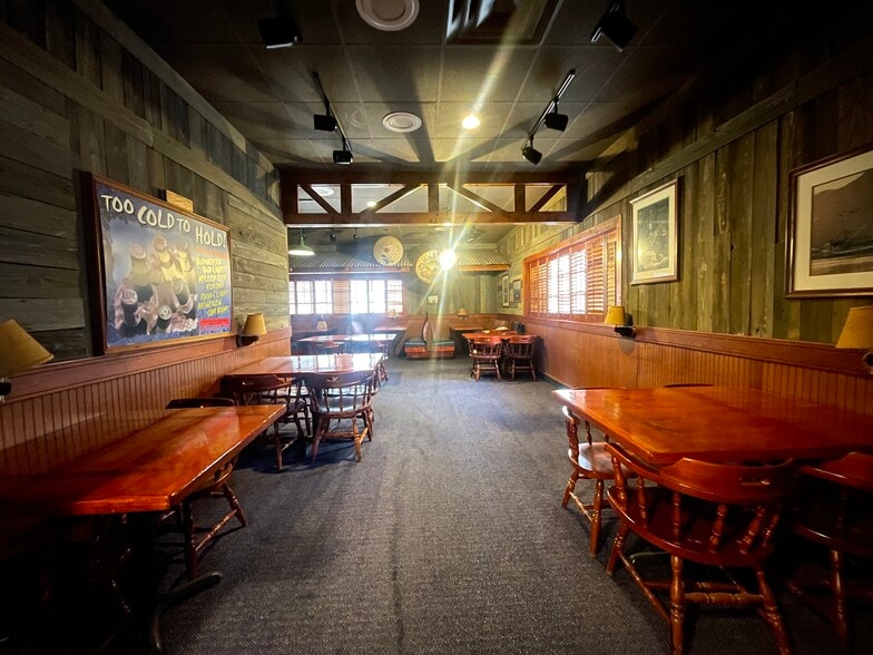 More Photos Of 2319 W Loop 250 N, Midland Flex For Sale