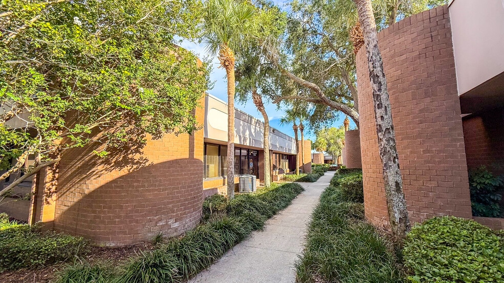 More Photos Of 13830 N 58th St, Clearwater Unknown For Lease