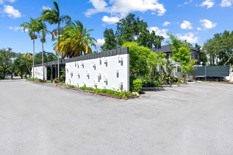 More Photos Of 100 SE 15th Ave, Fort Lauderdale Medical For Lease