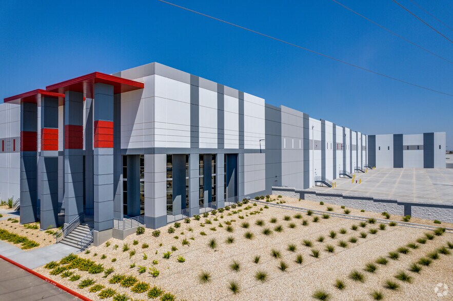 More Photos Of 16155 W Elwood St, Goodyear Distribution For Lease