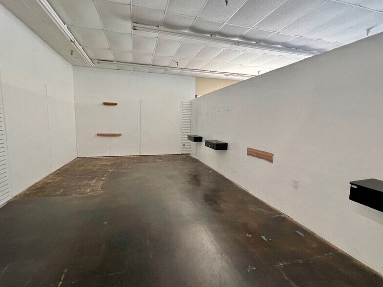 More Photos Of 3010-3012 N 14th St, Ponca City Storefront For Lease