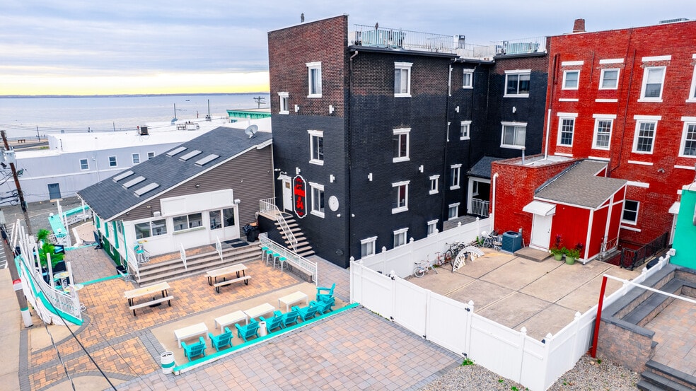 More Photos Of 32 Broad St, Keyport Bar For Sale