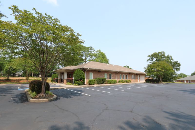More Photos Of 209 Burgess St, Greer Office For Sale