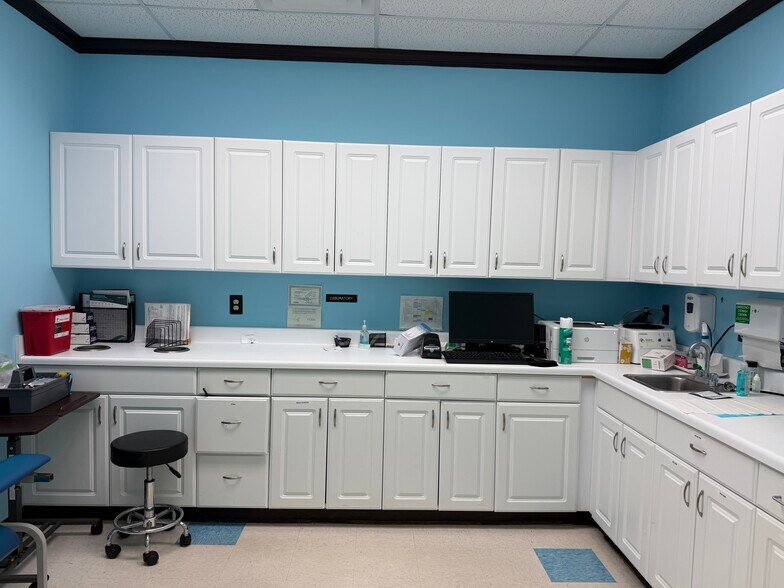More Photos Of 4913 Raleigh Common Dr, Memphis Medical For Lease