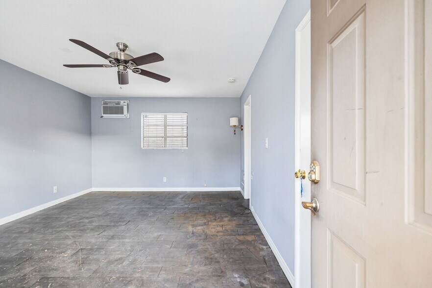 More Photos Of 1059-1063 N Palm Canyon Dr, Palm Springs Storefront For Sale