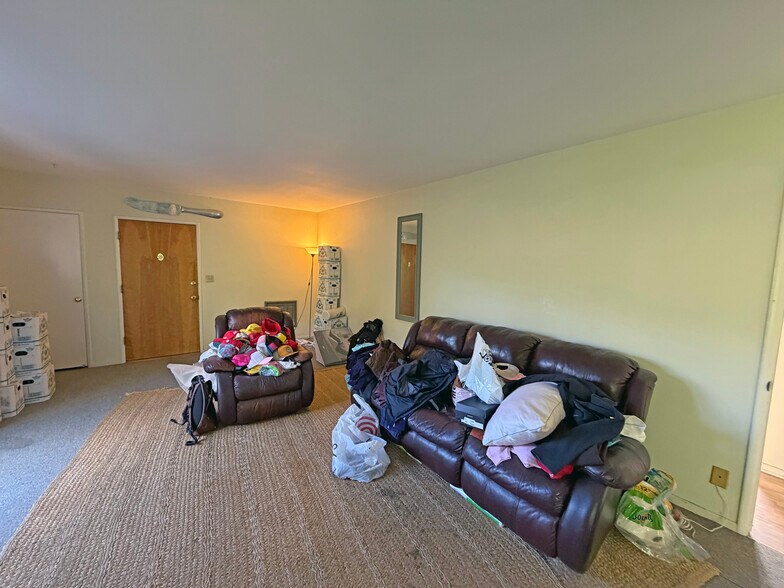 More Photos Of 2019 Bath St, Santa Barbara Apartments For Sale