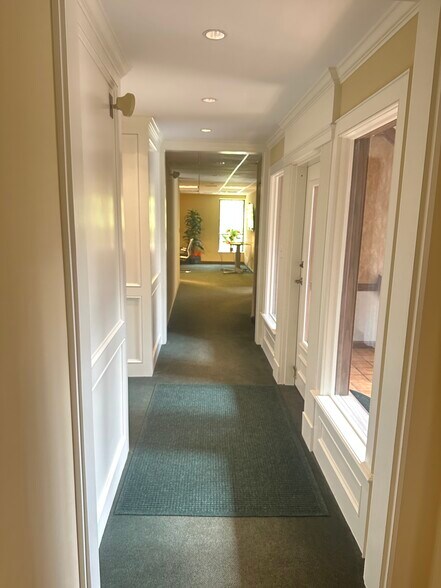 More Photos Of 708 McKnight Park Dr, Pittsburgh Office For Sale