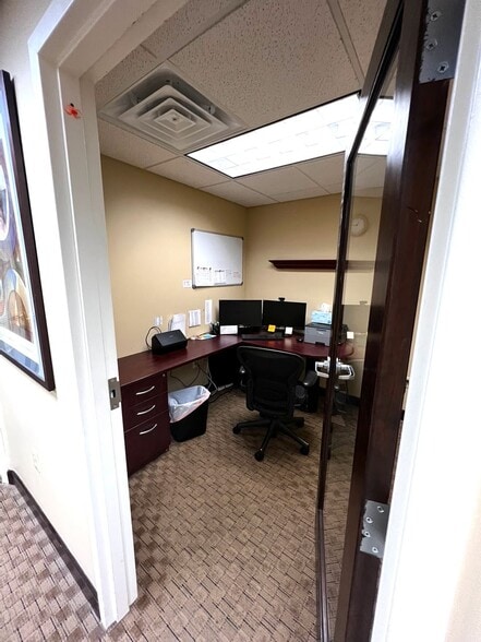 More Photos Of 225 Gordons Corner Rd, Manalapan Township Medical For Lease