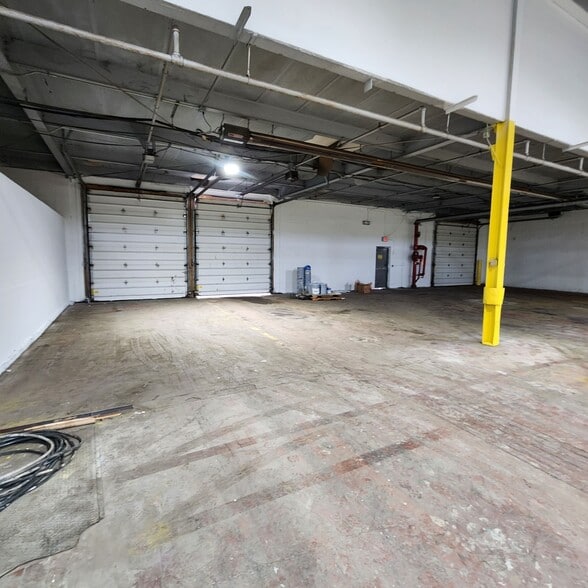 More Photos Of 1770-1810 Lemoyne Ave, Syracuse Warehouse For Sale