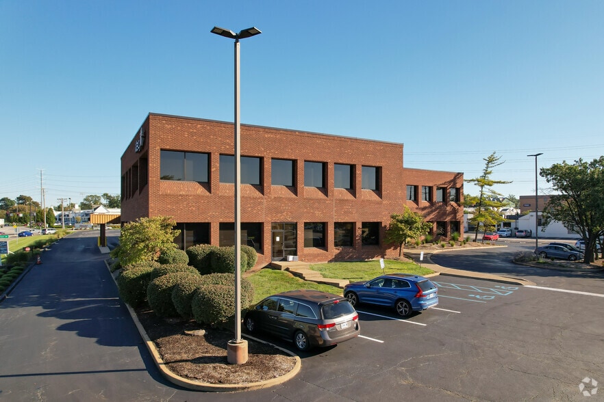More Photos Of 8860-8866 Ladue Rd, Ladue Office For Lease