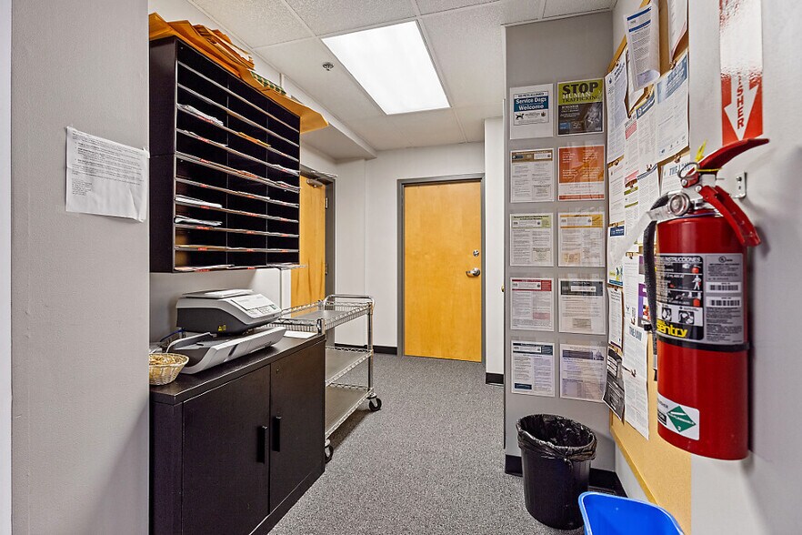 More Photos Of 323 State St, Augusta Office Residential For Sale