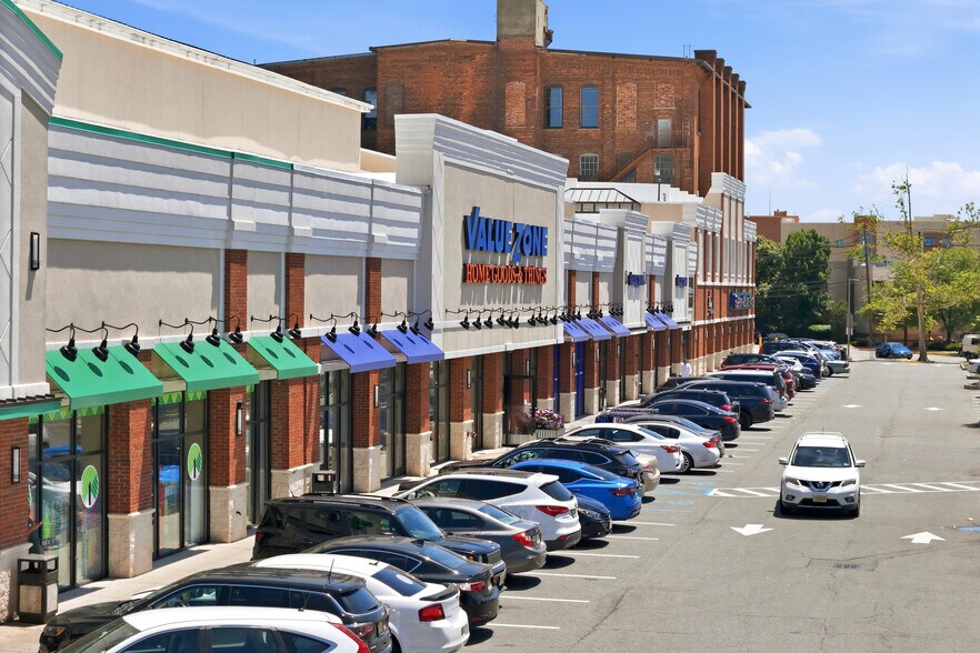 More Photos Of 90 Dayton Ave, Passaic Freestanding For Lease