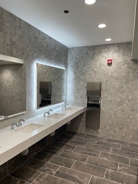 More Photos Of 100 Corporate Center Dr, Camp Hill Medical For Lease