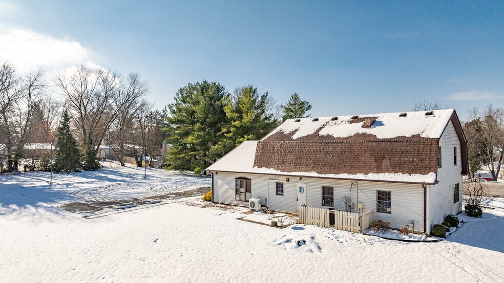 More Photos Of 814 E Washington St, Greencastle Medical For Sale