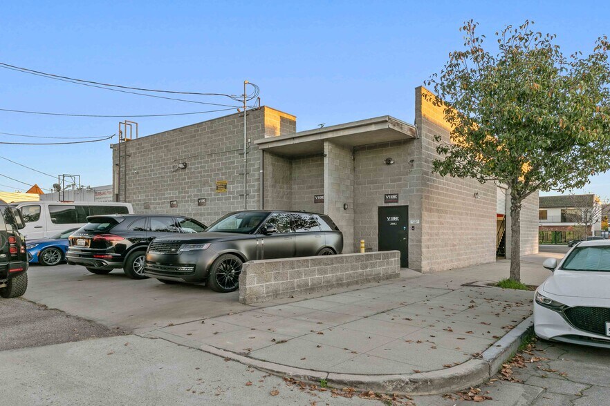 More Photos Of 3133 W Burbank Blvd, Burbank Coworking Space