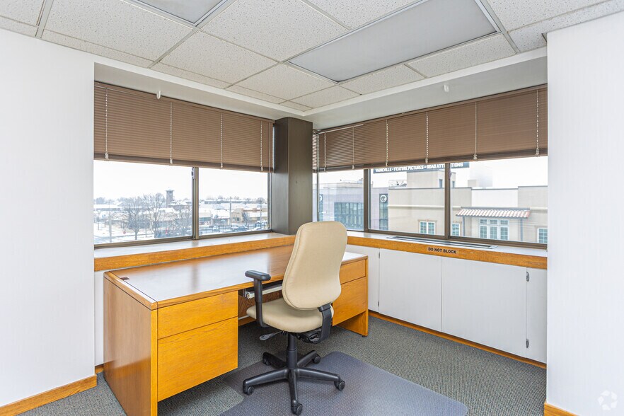 More Photos Of 402 E Yakima Ave, Yakima Unknown For Lease