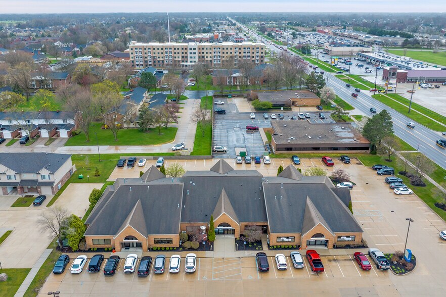 More Photos Of 42490 Garfield Rd, Clinton Township Medical For Lease