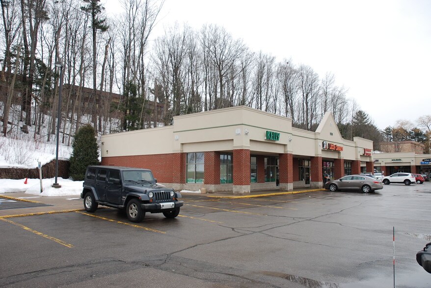 More Photos Of 1535 S Division St, Traverse City Storefront For Sale