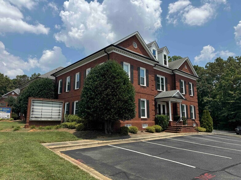 More Photos Of 2602 W Roosevelt Blvd, Monroe Loft Creative Space For Lease