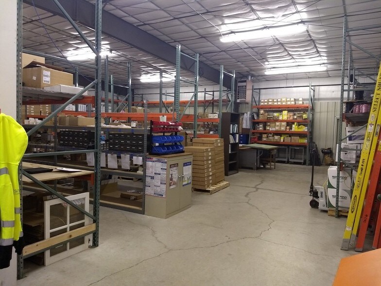 More Photos Of 3214-3224 Kingsley Way, Madison Warehouse For Lease