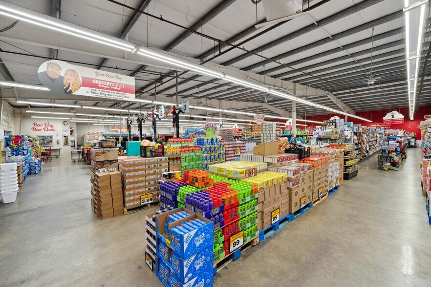 More Photos Of 1385 Newmark Ave, Coos Bay Supermarket For Sale