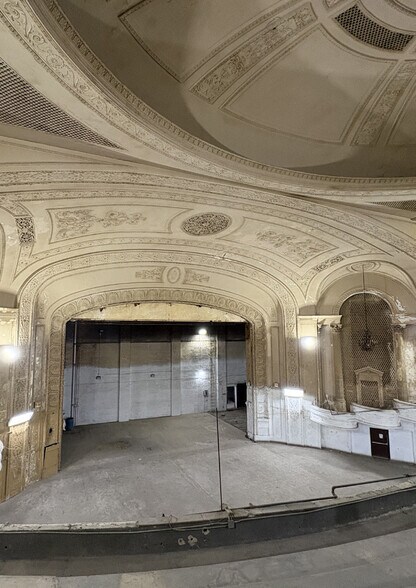 More Photos Of 117-09 Hillside Ave, Richmond Hill Theater Concert Hall For Lease