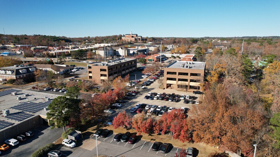 More Photos Of 10421 W Markham St, Little Rock Office For Lease