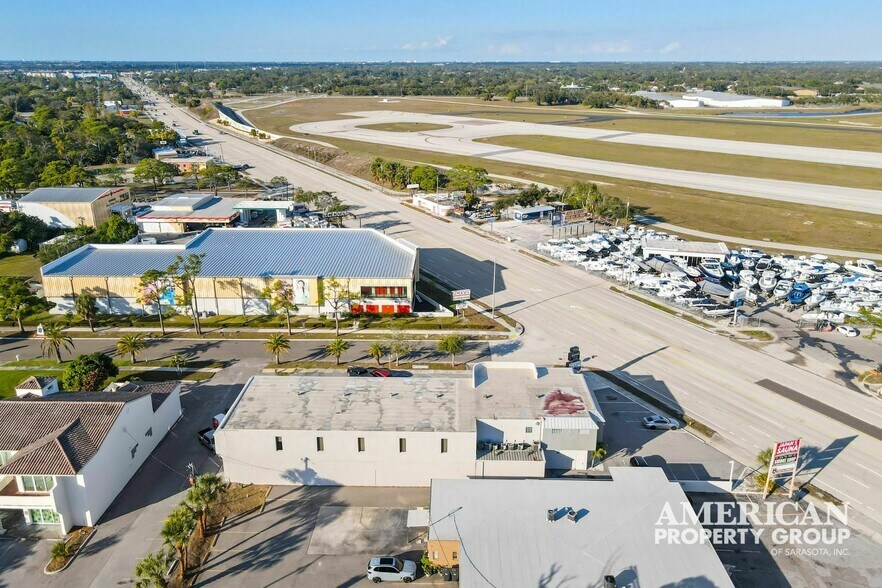 More Photos Of 7910 N Tamiami Trl, Sarasota Office For Sale