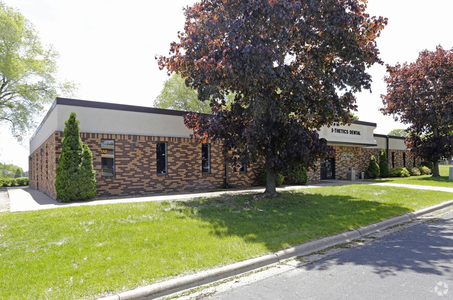 Primary Photo Of 6299 University Ave NE, Fridley Medical For Lease