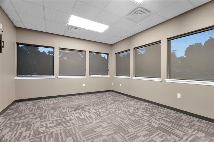 More Photos Of 1088 E Millsap Rd, Fayetteville Office For Lease