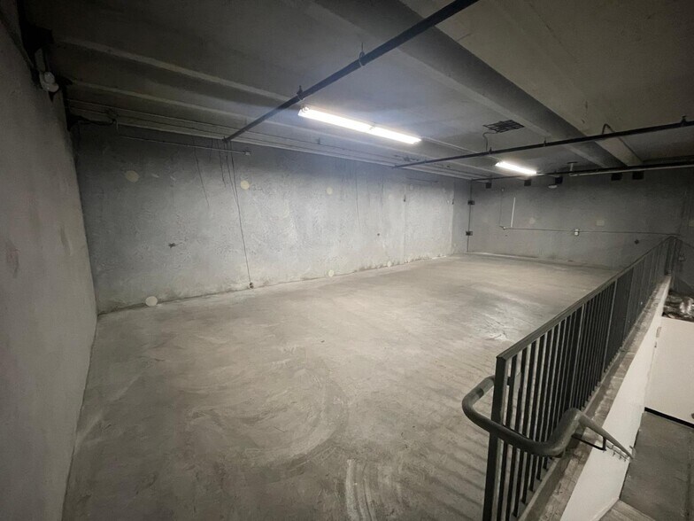 More Photos Of 13431-13453 NW 19th Ln, Miami Warehouse For Lease