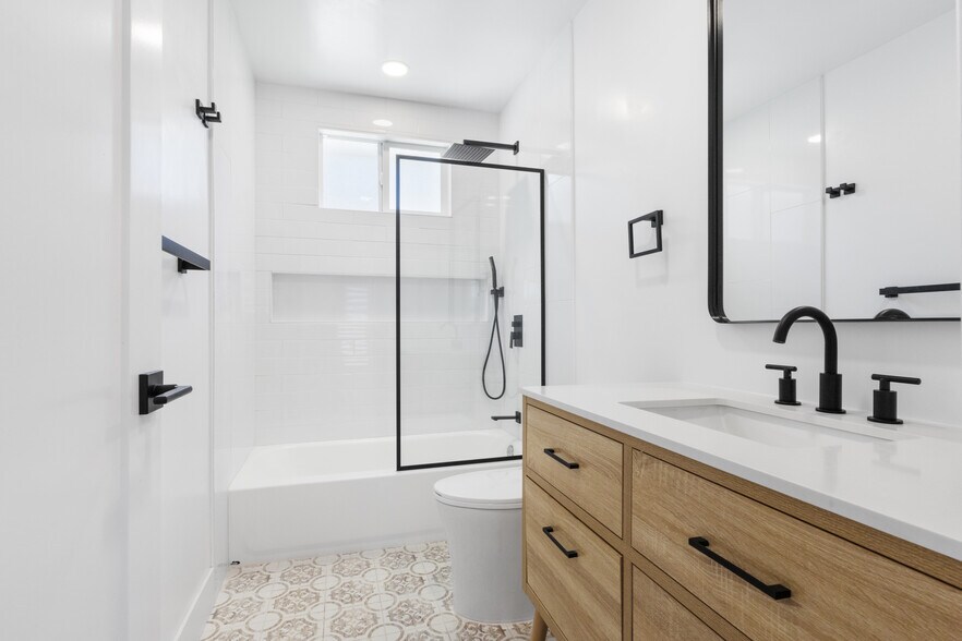 More Photos Of 632 Truly Ter, Vista Apartments For Sale