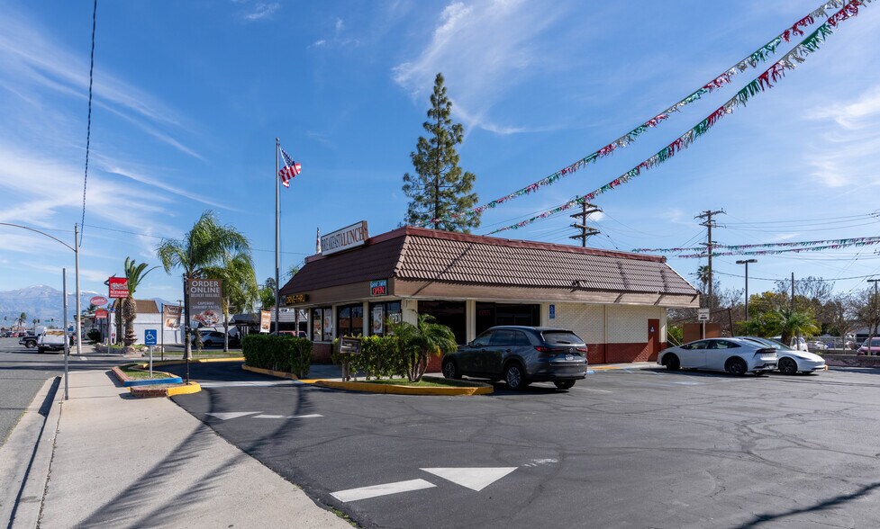 More Photos Of 201 W Foothill Blvd, Rialto Fast Food For Sale