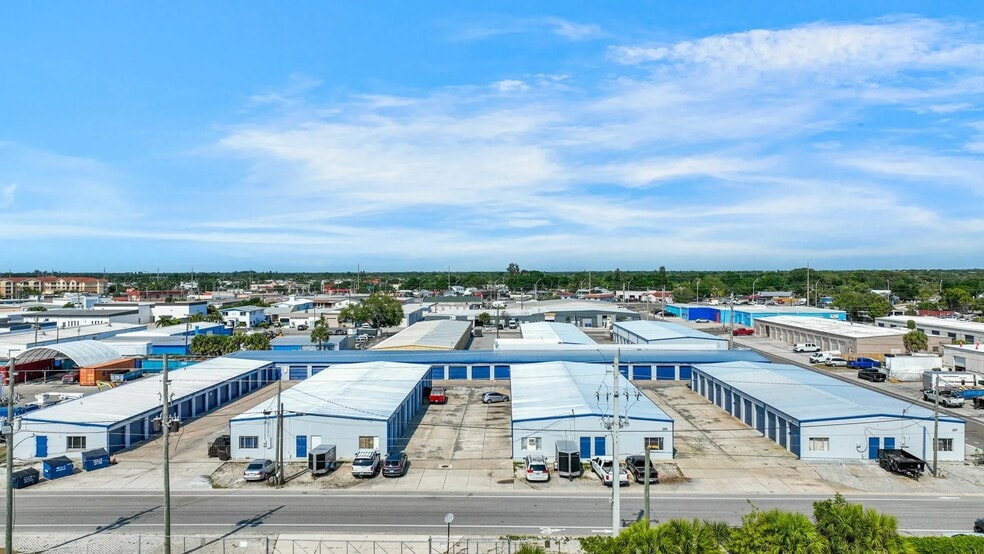 More Photos Of 249-268 Seaboard Ave, Venice Warehouse For Lease