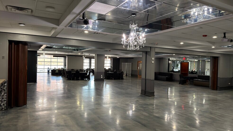 More Photos Of 106 N Main St, Glenwood Restaurant For Sale