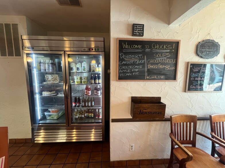 More Photos Of 406 N Main St, Thiensville Restaurant For Sale