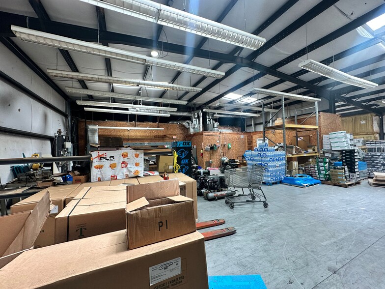 More Photos Of 306 Canton Rd, Cumming Freestanding For Lease